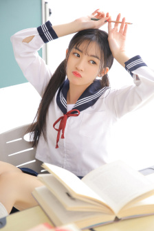 红色比基尼电影